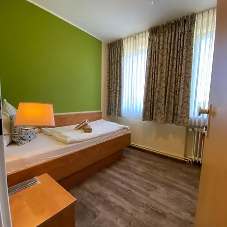 Buten-diek Hotel-restaurant Gmbh & * 도누메시어